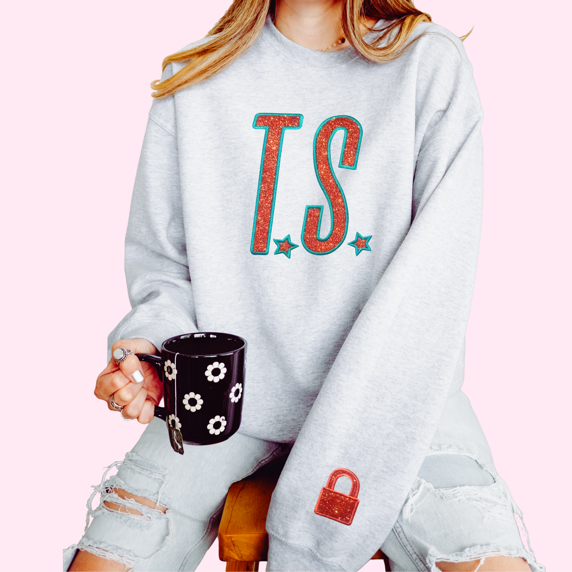 TS12 embroidered appliqué crewneck
